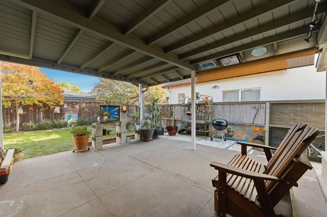 976 2nd Avenue, Redwood City, CA 94063
