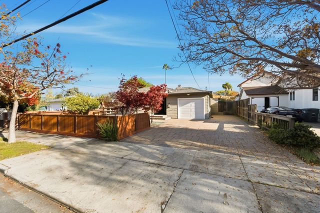 976 2nd Avenue, Redwood City, CA 94063