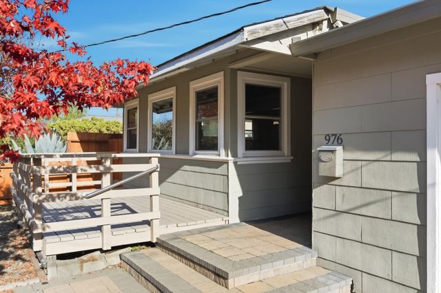 976 2nd Avenue, Redwood City, CA 94063