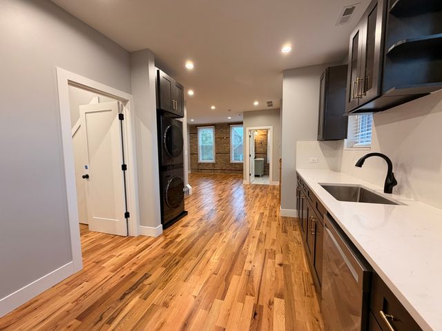 2227 W 21st Street 2F, Chicago, IL 60608