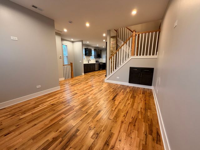 2227 W 21st Street 2F, Chicago, IL 60608