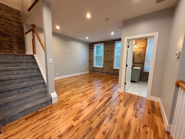 2227 W 21st Street 2F, Chicago, IL 60608