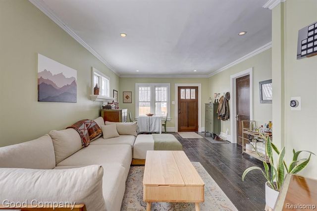 331 Edgewood Place, Ferndale, MI 48220