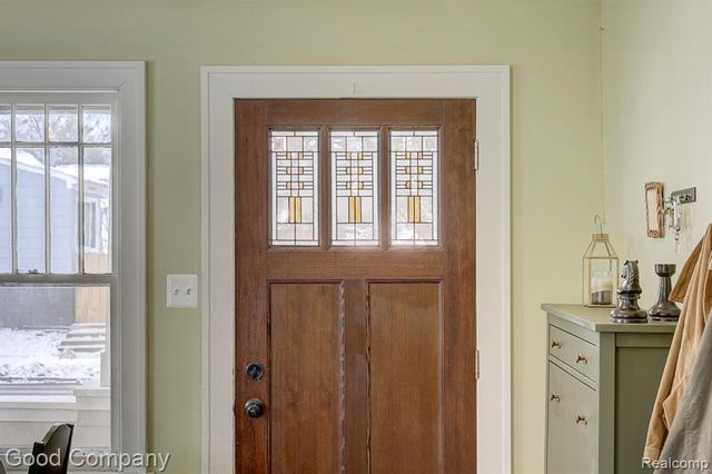 331 Edgewood Place, Ferndale, MI 48220