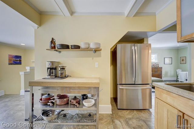 331 Edgewood Place, Ferndale, MI 48220