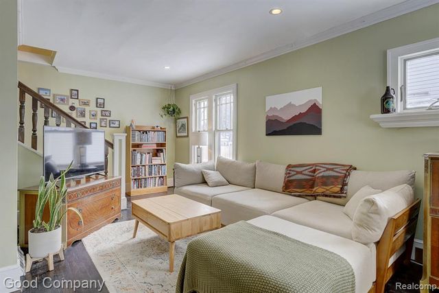 331 Edgewood Place, Ferndale, MI 48220