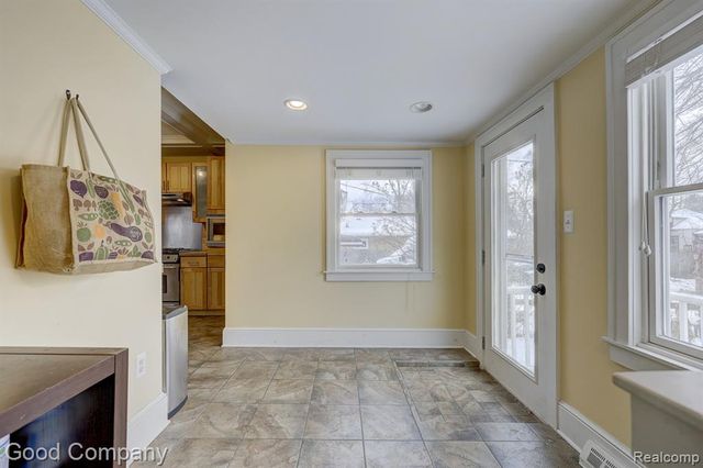 331 Edgewood Place, Ferndale, MI 48220