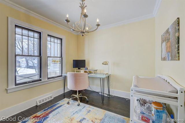 331 Edgewood Place, Ferndale, MI 48220