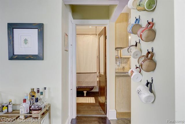 331 Edgewood Place, Ferndale, MI 48220