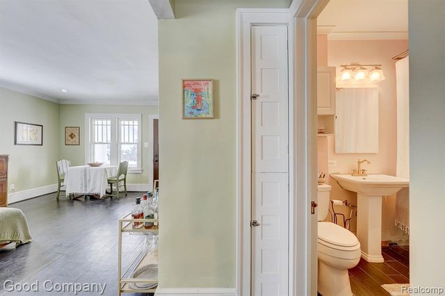 331 Edgewood Place, Ferndale, MI 48220