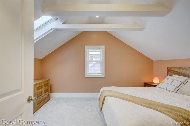 331 Edgewood Place, Ferndale, MI 48220