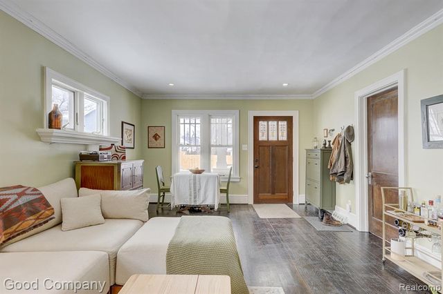 331 Edgewood Place, Ferndale, MI 48220