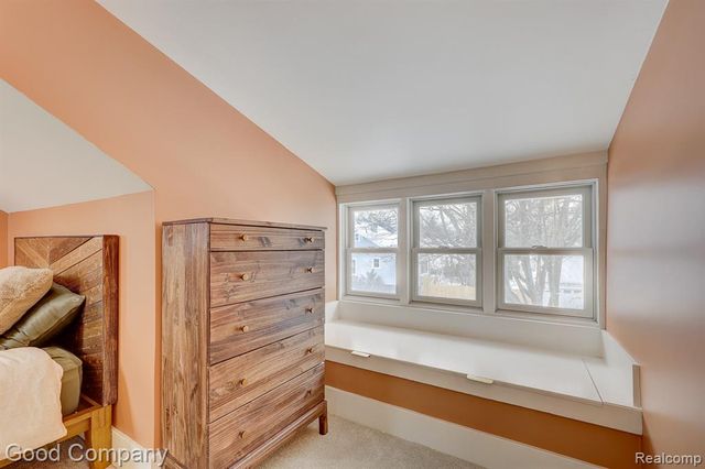 331 Edgewood Place, Ferndale, MI 48220