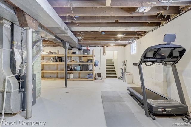 331 Edgewood Place, Ferndale, MI 48220