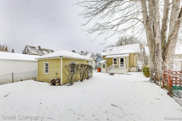 331 Edgewood Place, Ferndale, MI 48220