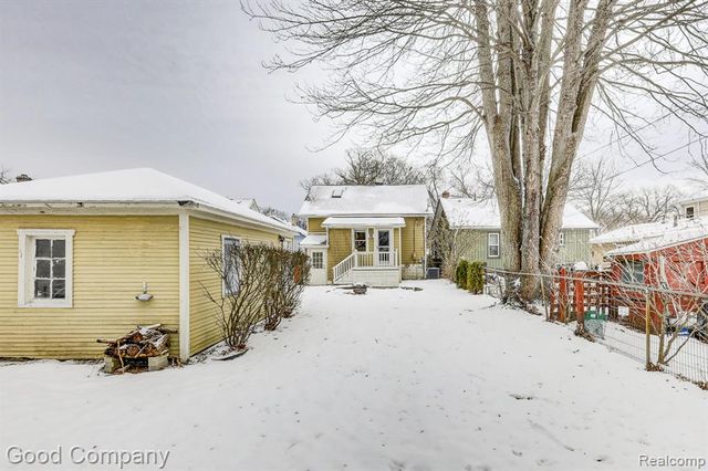 331 Edgewood Place, Ferndale, MI 48220