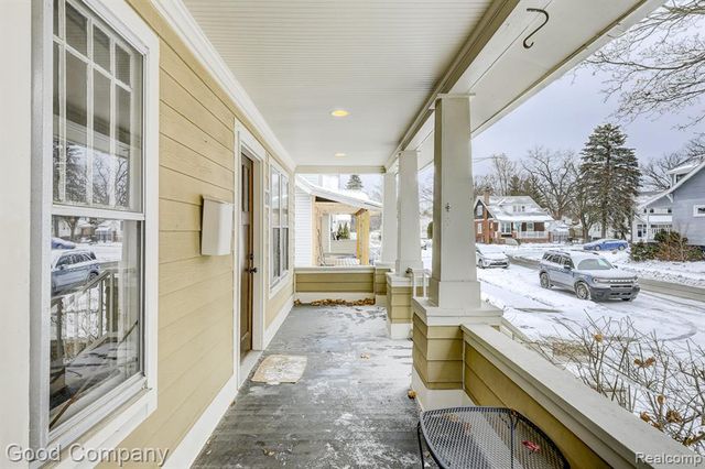 331 Edgewood Place, Ferndale, MI 48220