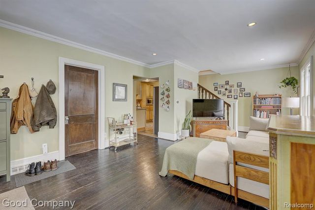 331 Edgewood Place, Ferndale, MI 48220