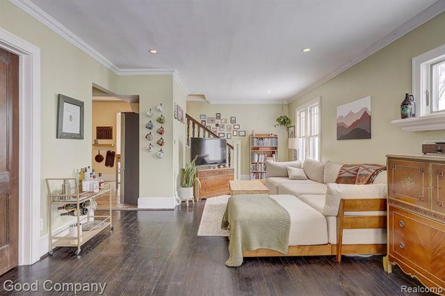 331 Edgewood Place, Ferndale, MI 48220