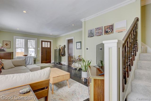 331 Edgewood Place, Ferndale, MI 48220