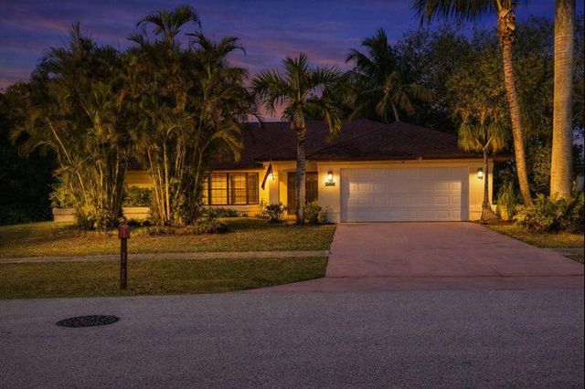 2700 Yarmouth Drive, Wellington, FL 33414