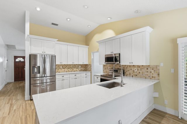 2700 Yarmouth Drive, Wellington, FL 33414