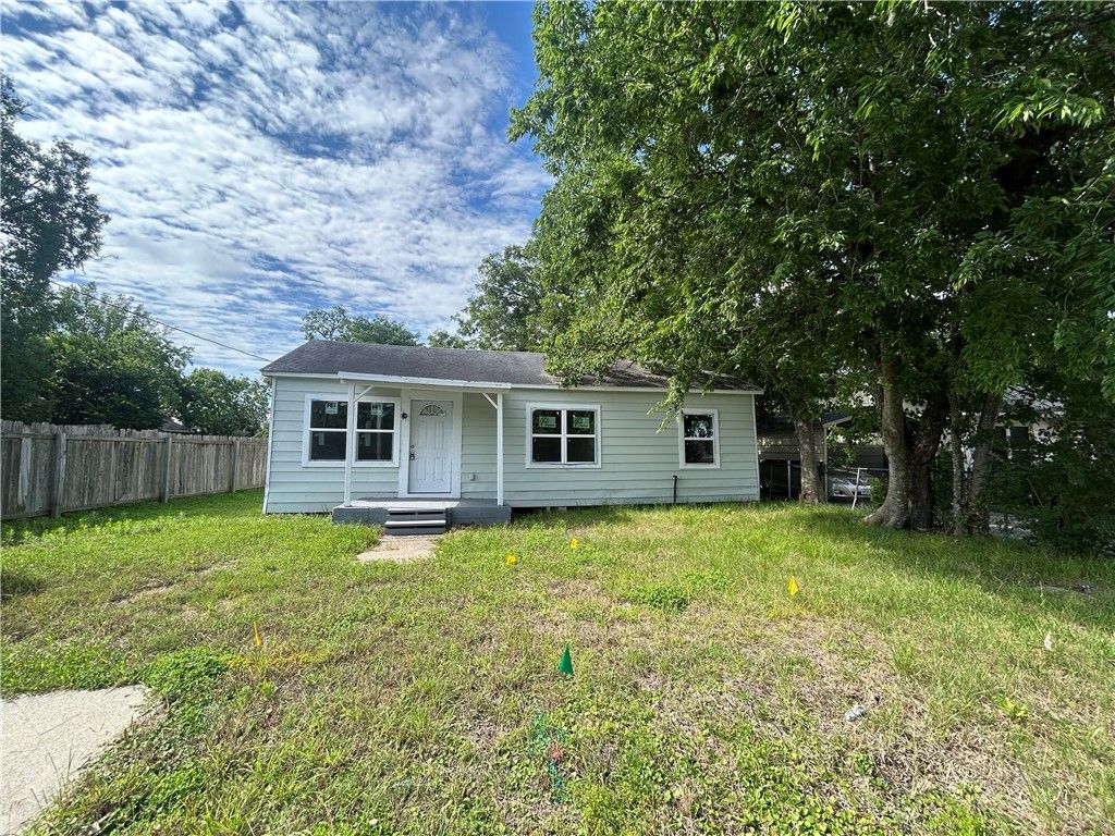 915 West 28th Street, Bryan, TX 77803 — photo 4