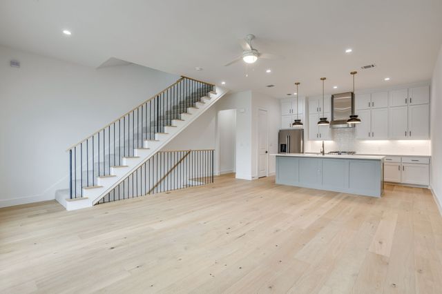 123 Thornton Street, Arlington, TX 76013