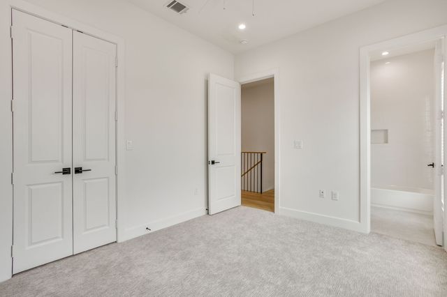 123 Thornton Street, Arlington, TX 76013