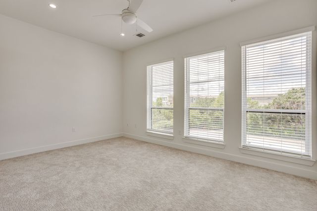 123 Thornton Street, Arlington, TX 76013