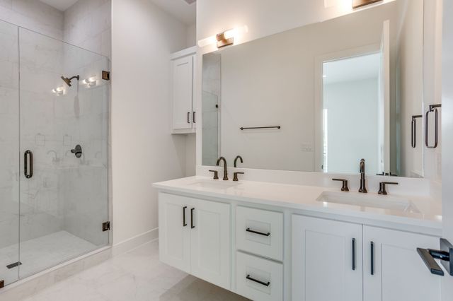 123 Thornton Street, Arlington, TX 76013