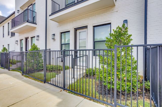 123 Thornton Street, Arlington, TX 76013