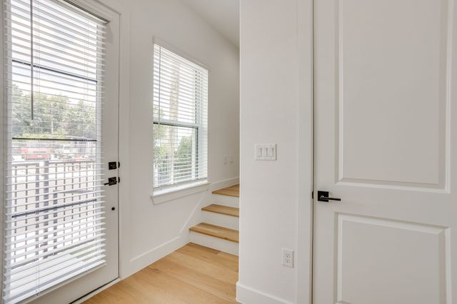 123 Thornton Street, Arlington, TX 76013