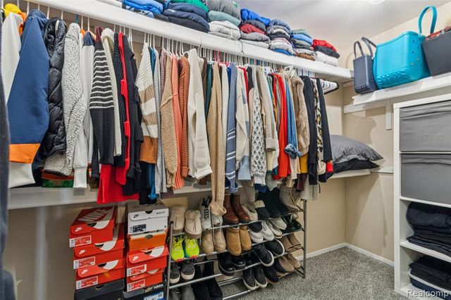 715 Cape Cod 1, South Lyon, MI 48178