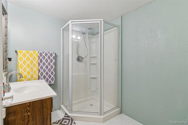 715 Cape Cod 1, South Lyon, MI 48178