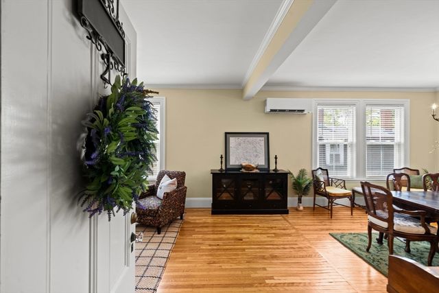 6 Linden St 2, Salem, MA 01970