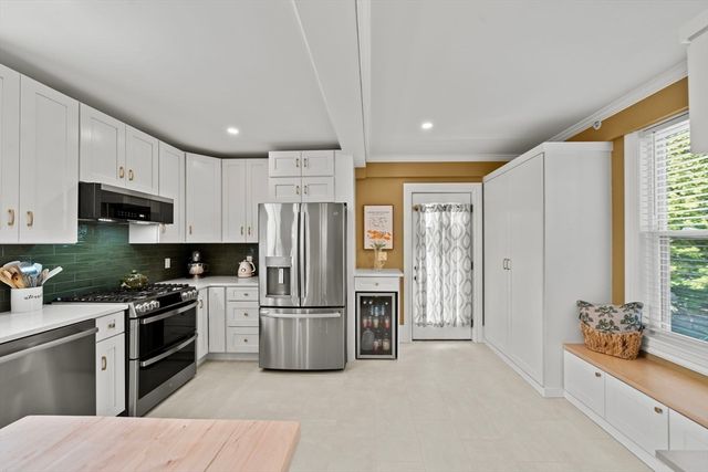 6 Linden St 2, Salem, MA 01970