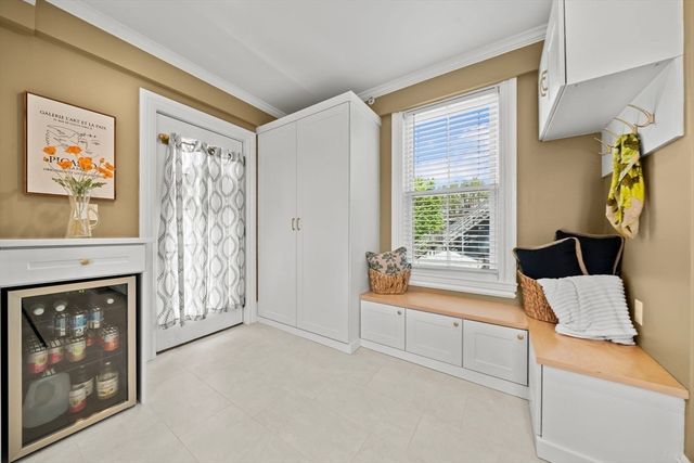 6 Linden St 2, Salem, MA 01970