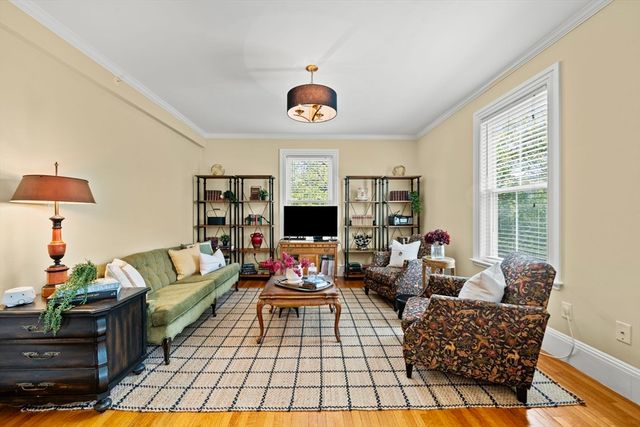 6 Linden St 2, Salem, MA 01970