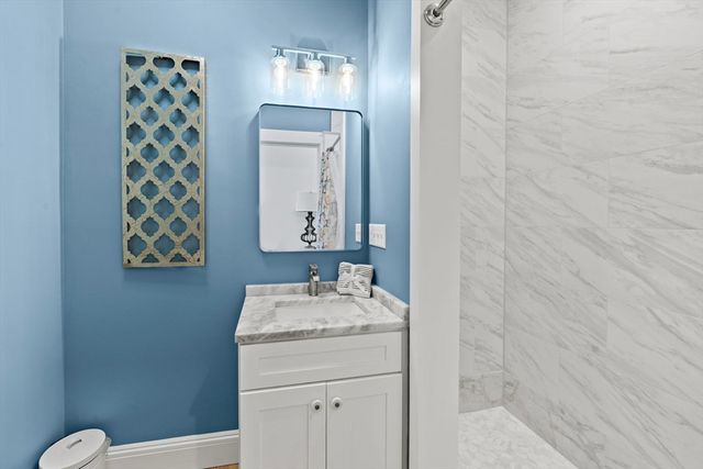 6 Linden St 2, Salem, MA 01970