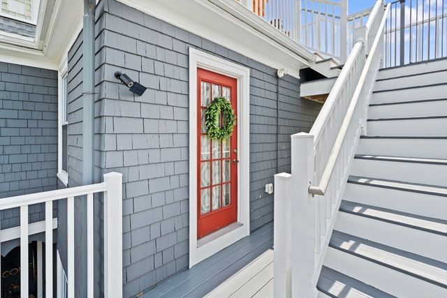 6 Linden St 2, Salem, MA 01970