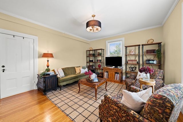 6 Linden St 2, Salem, MA 01970