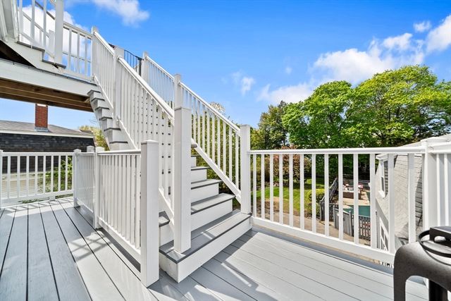 6 Linden St 2, Salem, MA 01970