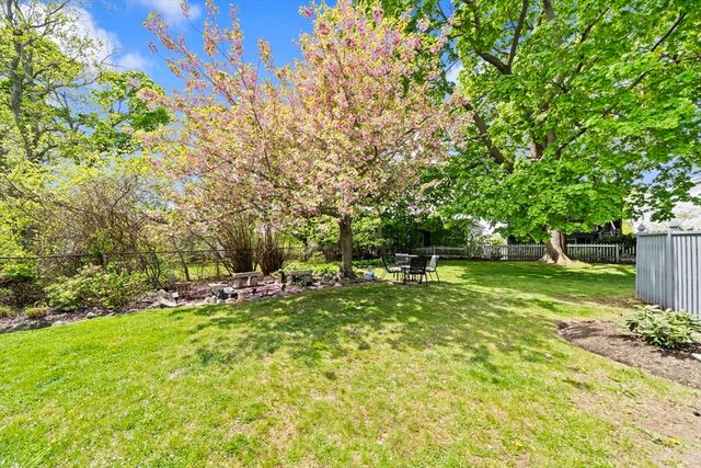 6 Linden St 2, Salem, MA 01970