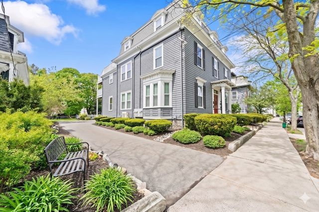 6 Linden St 2, Salem, MA 01970