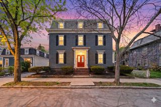6 Linden St 2, Salem, MA 01970