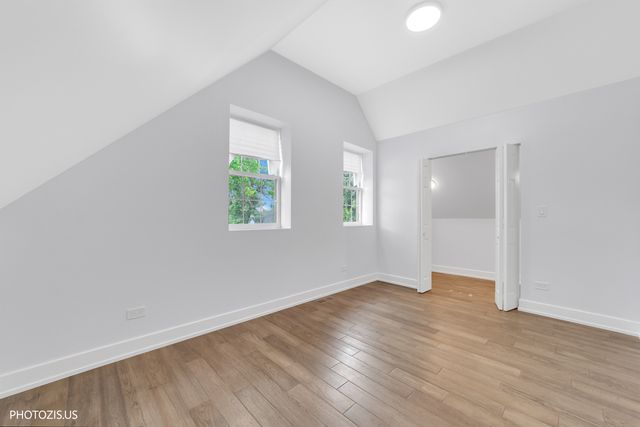8021 W 45th Street, Lyons, IL 60534