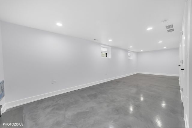 8021 W 45th Street, Lyons, IL 60534