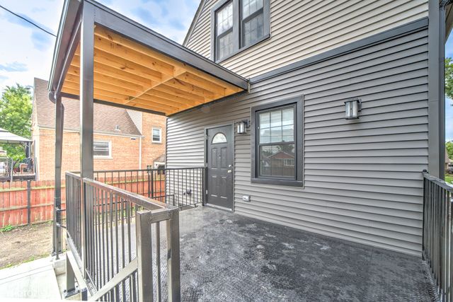 8021 W 45th Street, Lyons, IL 60534