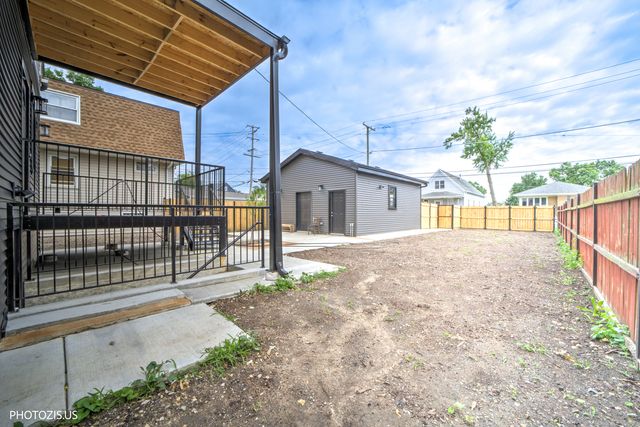 8021 W 45th Street, Lyons, IL 60534